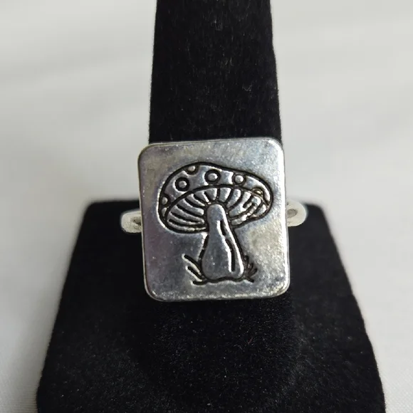 Mushroom Silver Tone Ring, Size 6.5‎ - Picture 1 of 7